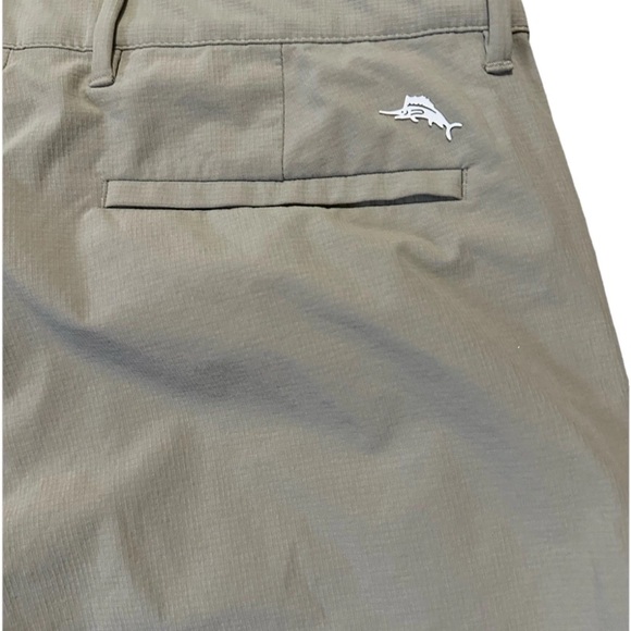 Tommy Bahama Men's Size 34X9 Stone Khaki Chip Shot 10" Performance Golf Shorts - Picture 6 of 7